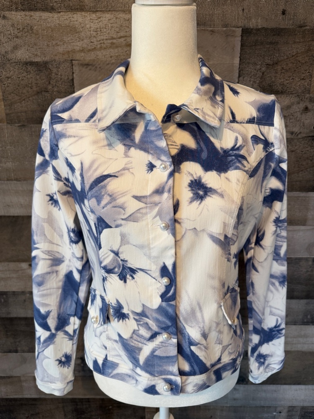 Artex Fashions Blue and white floral jacket Size S/P